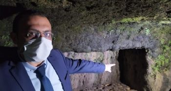 Sular çekildi, kaya mezarlar ortaya çıktı
