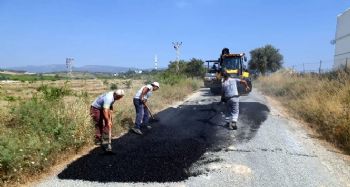 Akdeniz'de asfalt ve kaldırım çalışmaları sürüyor