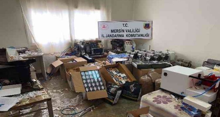 Mersin'de kaçak sigara imalathanesine operasyon: 4 gözaltı