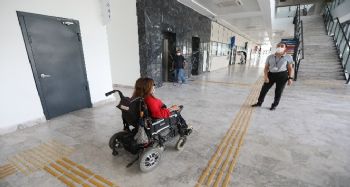 Mezitli'ye engelsiz belediye binası