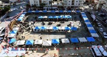Büyükşehir Belediyesinin stantları, üretici kadınlara kazanç kapısı oluyor