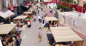 Tarsus'ta açılan yeryüzü pazarı yoğun ilgi gördü