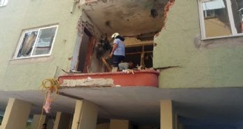 Klima motoru patladı ev savaş alanına döndü