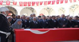 ŞEHİT BABASININ DAYANILMAZ ACISI 