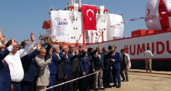 TÜRK KIZILAYI’NIN YARDIM GEMİSİ SOMALİ YOLUNDA