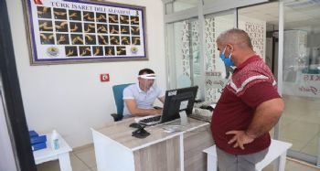 Erdemli Belediyesi, bina girişinde vezne oluşturdu