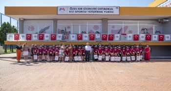 Büyükşehir Belediyesinin sporcu kızları, Basın Yayın ve Halkla İlişkiler ekibiyle tanıştı