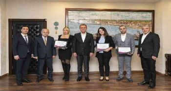 Başkan Seçer'den başarılı proje sunan personele teşekkür belgesi