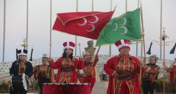 Kadın mehteranlar 15 Temmuz'da "Ölürüm Türkiyem" dedi