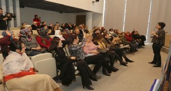 Mezitli'de kadınlara mutlu bir aile için iletişim eğitimi verildi