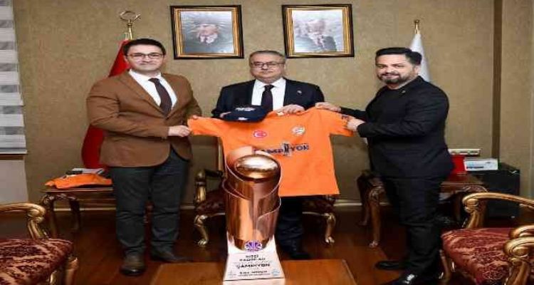 2022 Bitci Kadınlar Kadın Basketbol Türkiye Kupası Valilik makamında