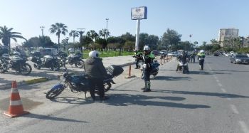 Mersin'de kask takmayan motosikletlilere uygulama artırıldı
