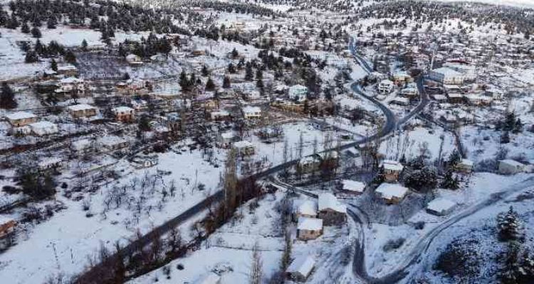 Mersin'de yayla ve ormanlar beyaz gelinliğini giydi