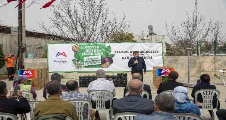 Mersin'de vatandaşlar uyuşturucu konusunda bilgilendiriliyor