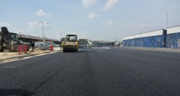 Tarsus Hal Kompleksinde sıcak asfalt serimi başladı