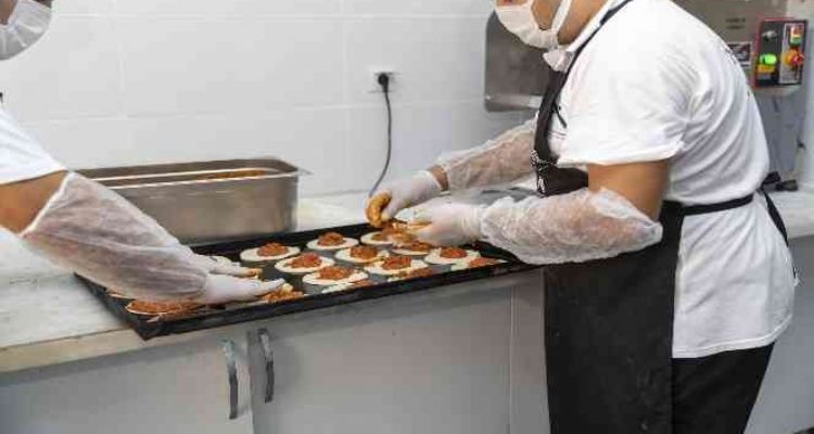 Mersin'de taziyeler için yemek hizmetine başlandı