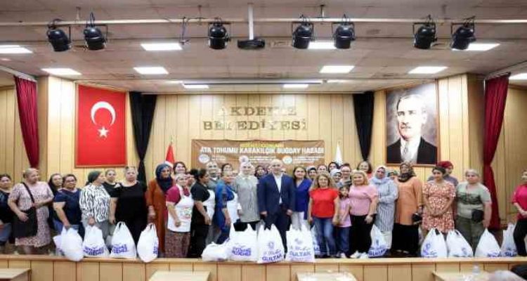 Karakılçık buğdayından elde edilen unlar, kadın kooperatiflere hediye edildi