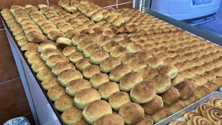 Ramazan’ın ilk gününde Mersin’in vazgeçilmez tatlısı kerebiçe yoğun ilgi