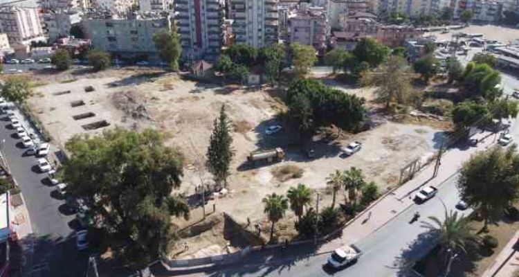 Tarsus'a kent meydanı kazandırılıyor