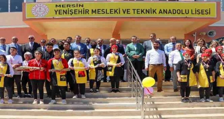 Mersin'de 'Geleceğin Şefleri Meslek Liseleri Yemek Yarışması' yapıldı