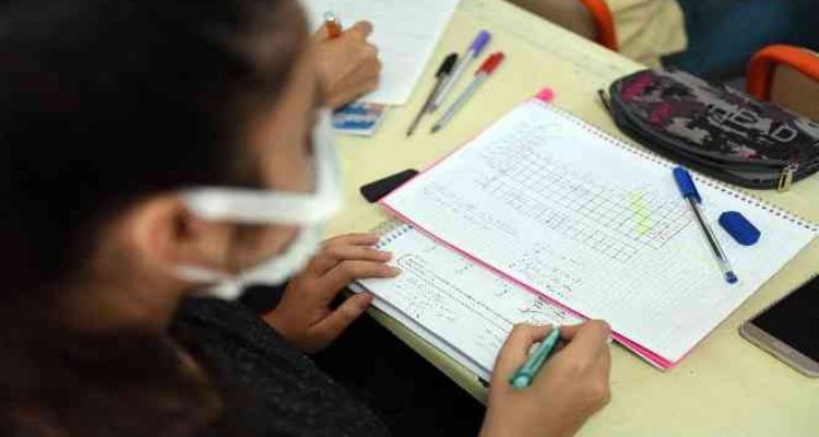 Mersin'de kurs merkezlerindeki 151 öğrenci YKS'de ilk 50 bine girdi
