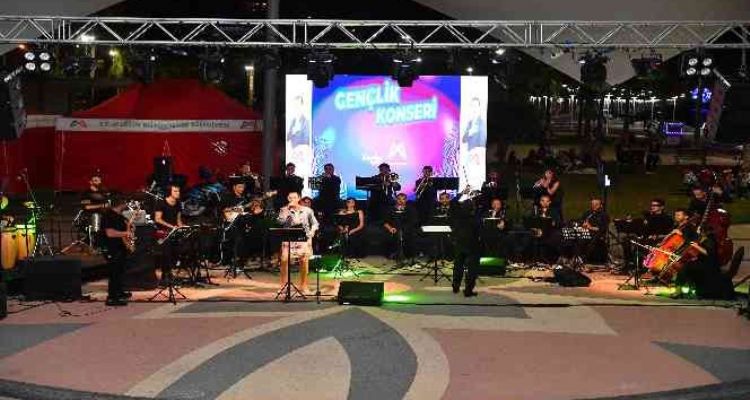 Gençler, Gençlik Konserinde Kent Orkestrası ile coştu