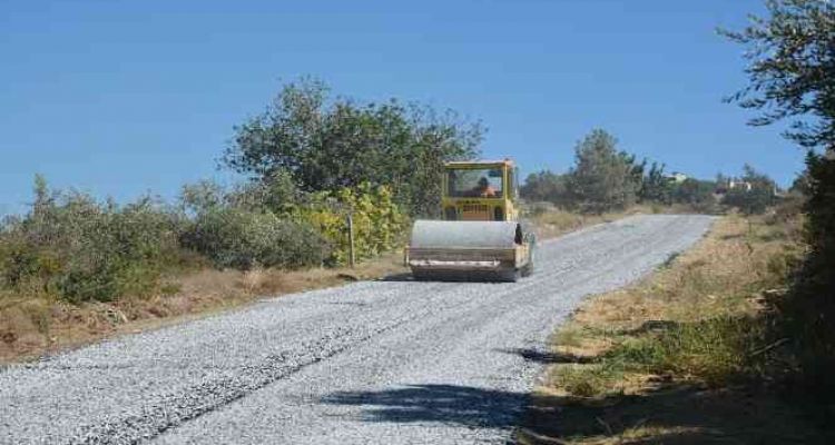 Mersin'de yol çalışması sürüyor