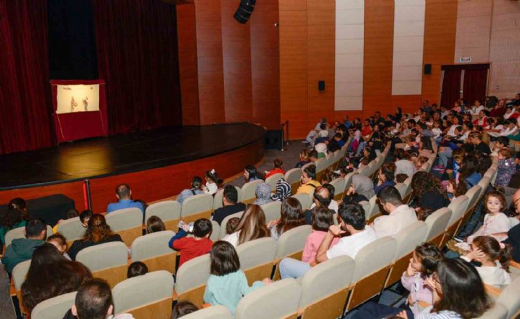 4. Yenişehir Komedi Oyunları Festivali başladı