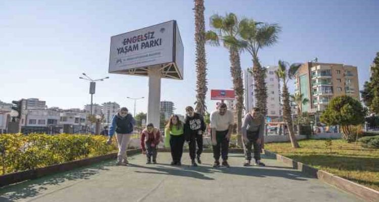 Engelsiz Yaşam Parkı, özel birey Selim'in gelişimine katkı sağladı
