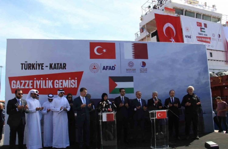 ‘Türkiye-Katar Gazze İyilik Gemisi’ Mersin’den uğurlandı