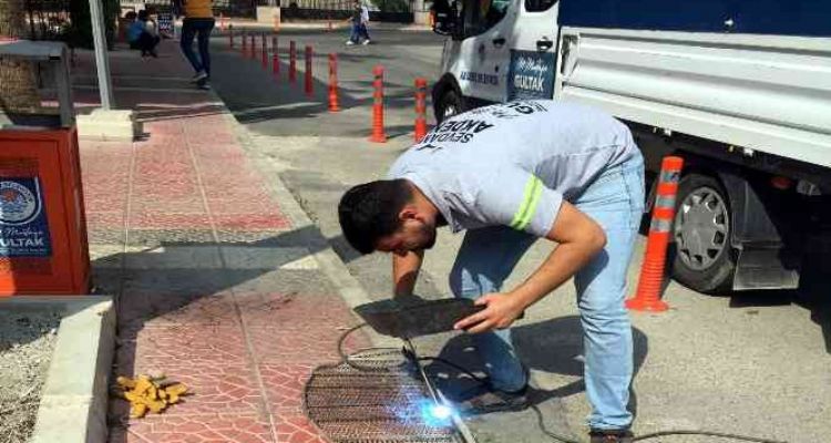 Akdeniz'de sokaklar, park ve spor sahaları yenileniyor