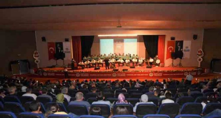 TORTEK Türk Halk Müziği Korosu büyük beğeni topladı