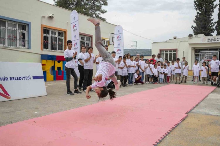 Mersin’de ‘Sporbüs’ çocuklar için yollarda