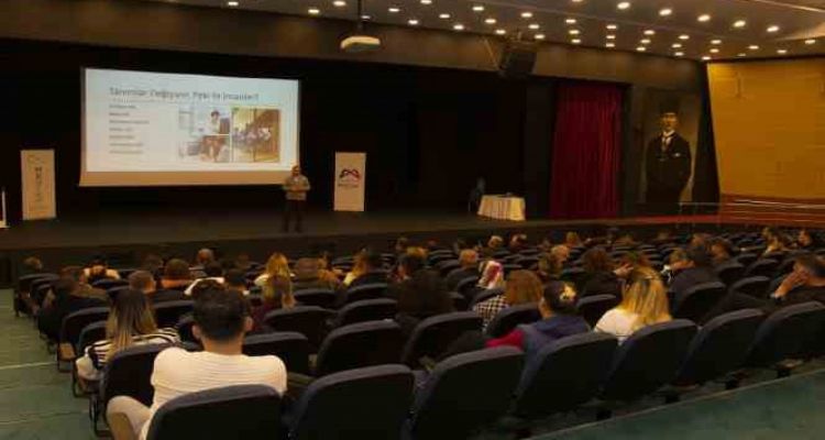 Mersin Büyükşehir Belediyesi personeline etkili iletişim eğitimi