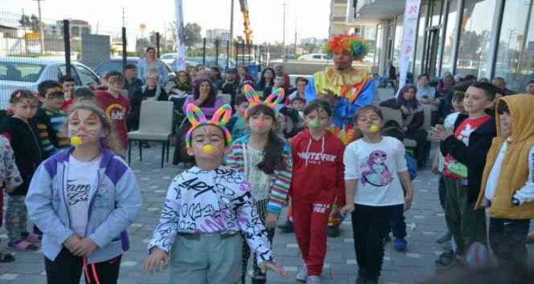 Mersin'de depremzede çocuklara moral etkinliği