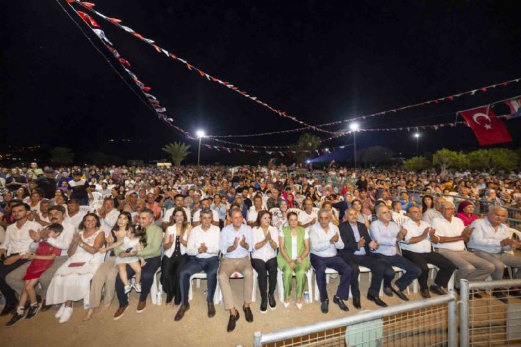 Başkan Seçer, ‘1. Aydıncık Yaza Veda Festivali’ne katıldı