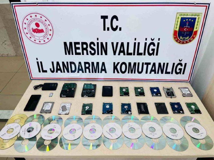 Mersin’de müstehcenlik operasyonu: Şüpheli 19 hard diskle yakalanıp tutuklandı
