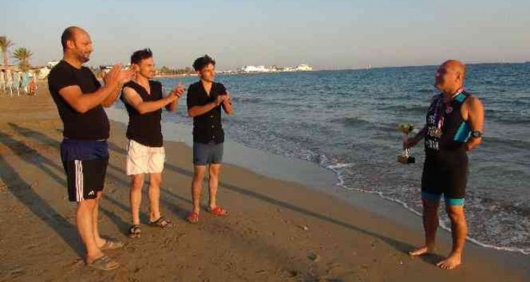 Engelli bisikletçi sahilde Dünya Kupasına hazırlanıyor