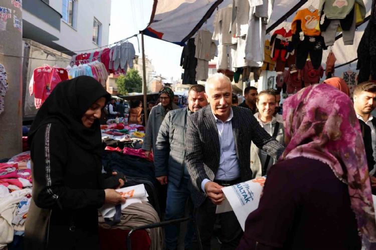 Başkan Gültak, pazar yerinde vatandaşların taleplerini dinledi