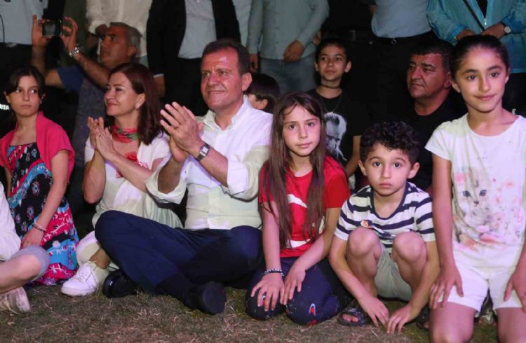 Mersin’de tiyatro sahnesi çocuklarla şenleniyor