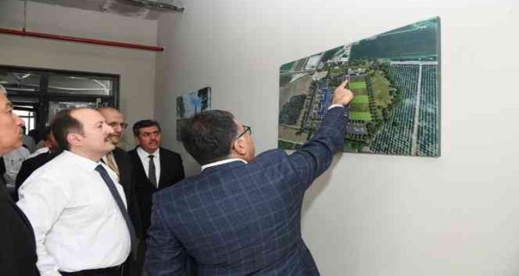 Vali Pehlivan'dan Mersin Agropark'ta inceleme