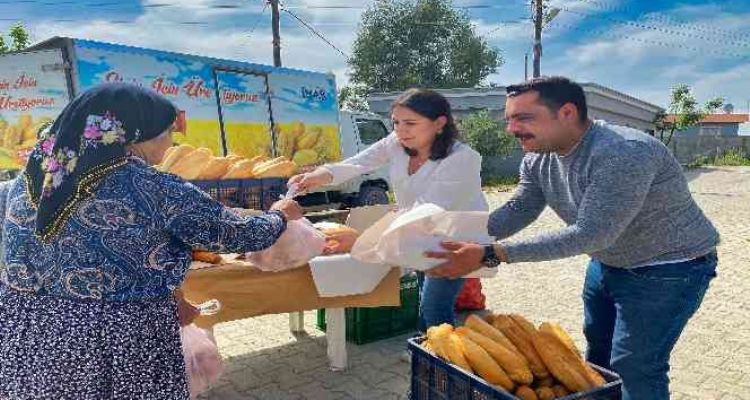 Tarsus Belediyesi, Kadir Gecesi vatandaşlara 6 ton soğan, 7 bin ekmek dağıttı