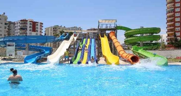 Mezitli Belediyesi Su Dünyası sezonu açtı