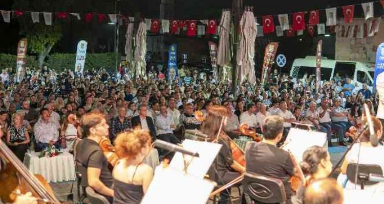 Tarsus'ta 50 kişilik dev orkestra eşliğinde Allegra Ensemble konseri