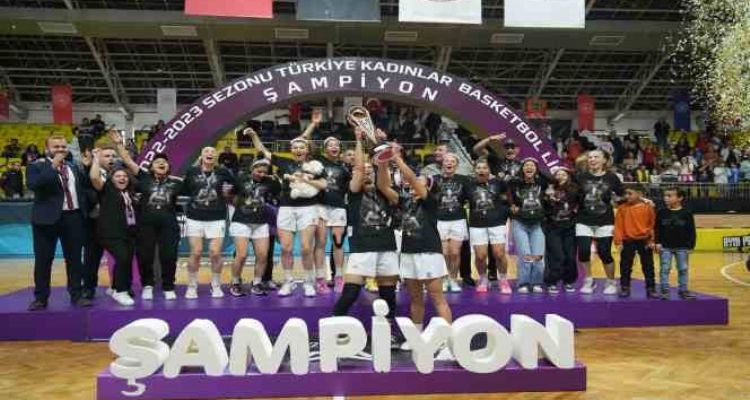 Tarsus Belediyesi Kadın Basketbol Takımı şampiyon oldu