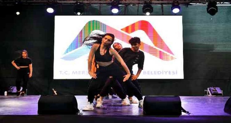 19 Mayıs etkinlikleri ‘Dans Show' ile noktalandı