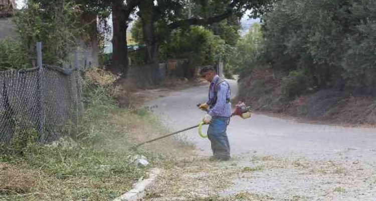 Toroslar'da mahalleler temizleniyor