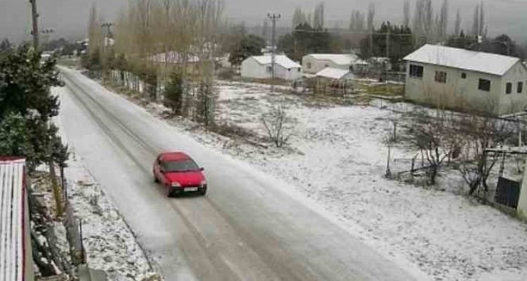 Kış yeni geldi, Mersin'de kar yağışı