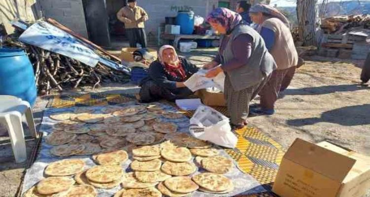 Umre parasını depremzedelere gönderdiler