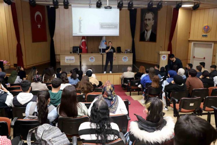 Akdeniz’de öğrencilere yönelik ‘Meslek Tanıtım Günleri’ programı düzenlendi